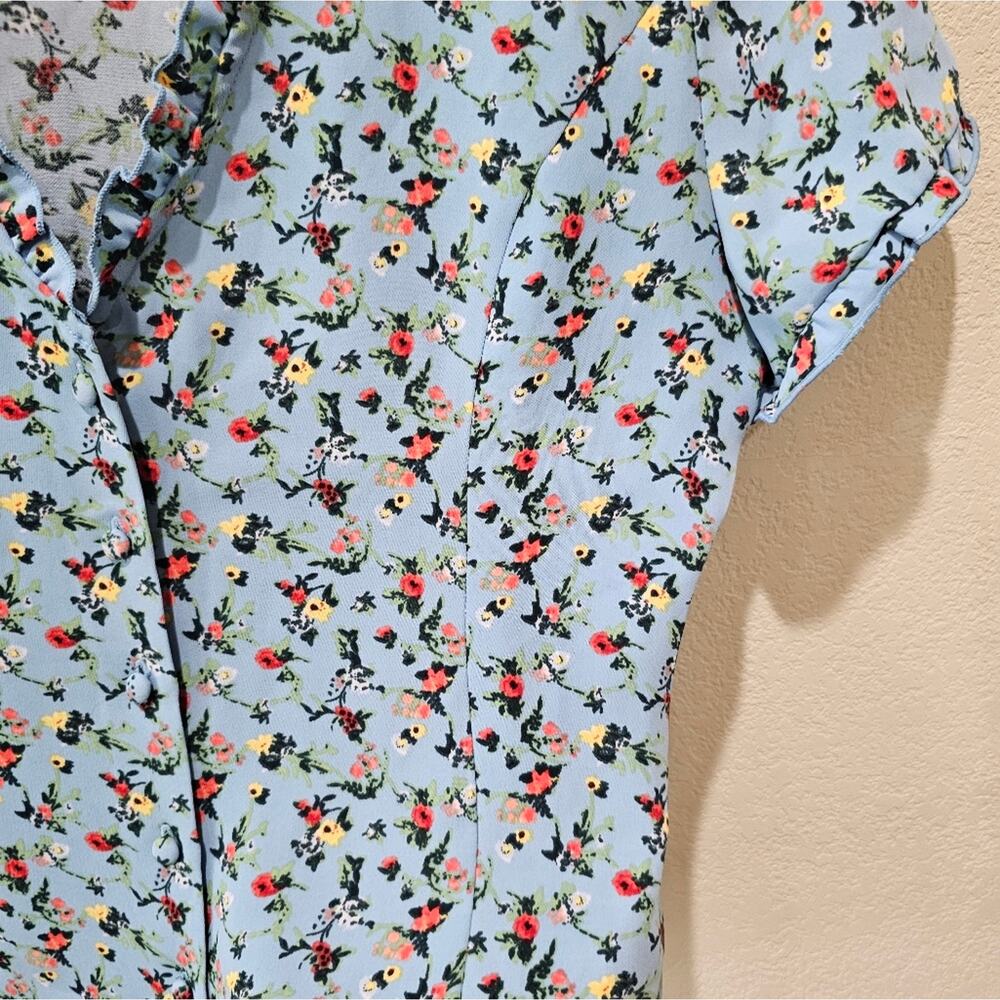 Aritzia Little Moon Acadia Blouse in Blue Floral - Picture 4 of 7